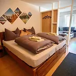 Valere Mountain Апартаменти *