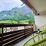 Valere Mountain Лейкербад