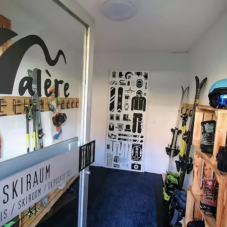 Valere Mountain لوكباد