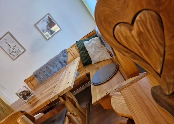 Valere Mountain لوكباد